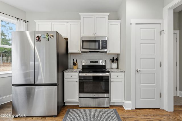 38 Pin Oak Court, Hampstead, NC 28443