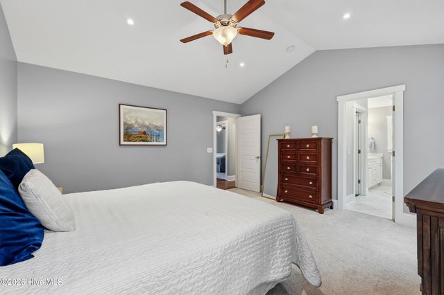 38 Pin Oak Court, Hampstead, NC 28443