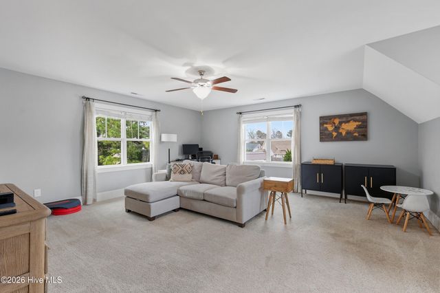 38 Pin Oak Court, Hampstead, NC 28443