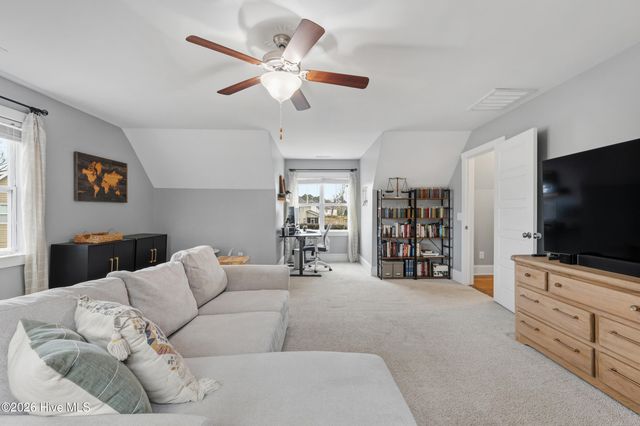 38 Pin Oak Court, Hampstead, NC 28443