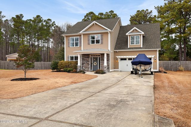 38 Pin Oak Court, Hampstead, NC 28443