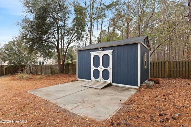 38 Pin Oak Court, Hampstead, NC 28443