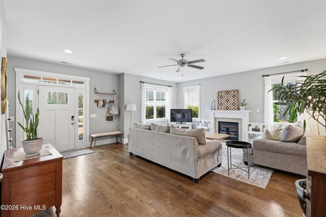 38 Pin Oak Court, Hampstead, NC 28443