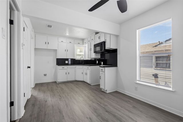 3222 Nebraska Avenue, Dallas, TX 75216