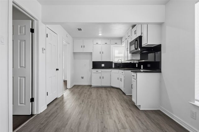 3222 Nebraska Avenue, Dallas, TX 75216