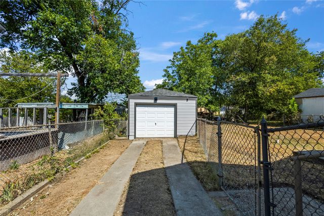 3222 Nebraska Avenue, Dallas, TX 75216