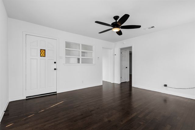 3222 Nebraska Avenue, Dallas, TX 75216