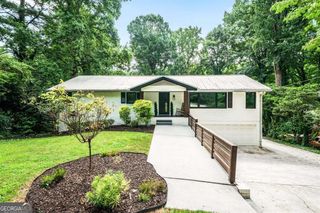 2071 Luxuria Court, Tucker, GA 30084