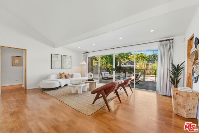 4001 Alcove Avenue, Studio City (los Angeles), CA 91604