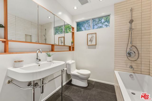 4001 Alcove Avenue, Studio City (los Angeles), CA 91604