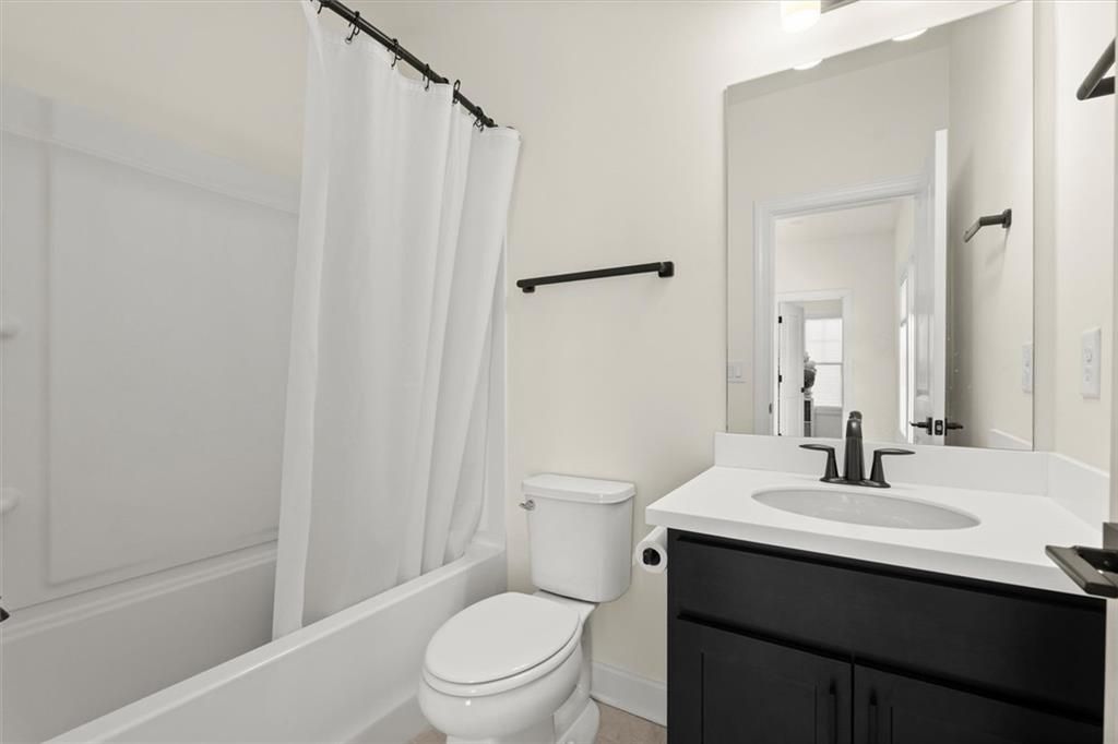 Image 38 of property listing at 3420 Charlesbourg Run, Cumming, GA 30028