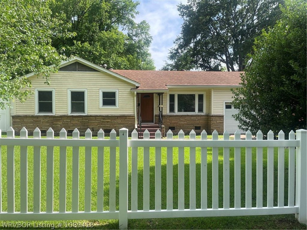 2618 S M Street, Fort Smith, AR 72901