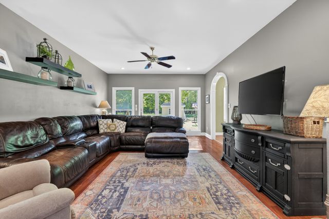 132 Ashton Cir, Fayetteville, TN 37334