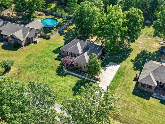 132 Ashton Cir, Fayetteville, TN 37334