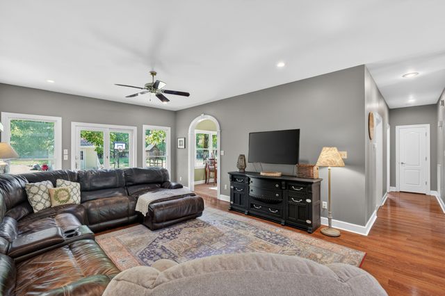 132 Ashton Cir, Fayetteville, TN 37334