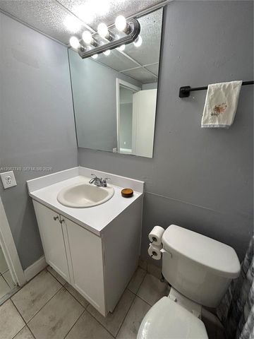 1225 NE 124th Street 27A, North Miami, FL 33161