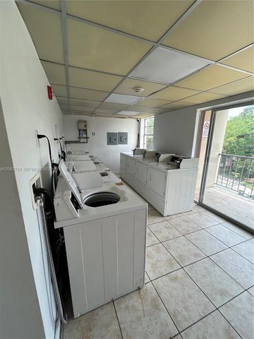 1225 NE 124th Street 27A, North Miami, FL 33161
