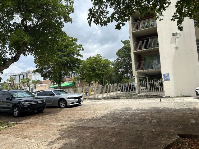 1225 NE 124th Street 27A, North Miami, FL 33161