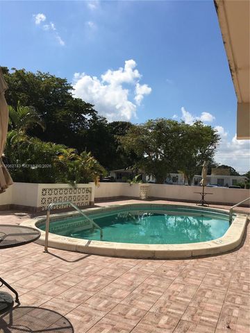 1225 NE 124th Street 27A, North Miami, FL 33161