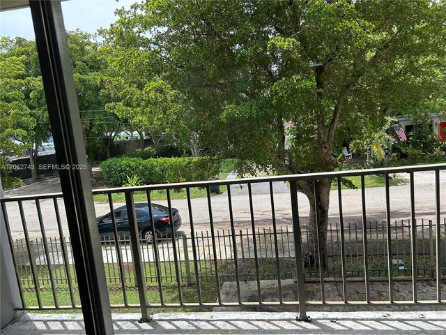 1225 NE 124th Street 27A, North Miami, FL 33161