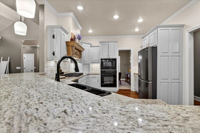 2409 Gary Avenue, Bartlesville, OK 74006