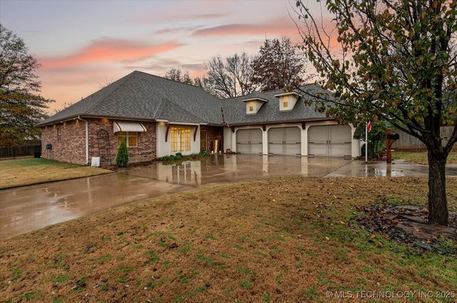 2409 Gary Avenue, Bartlesville, OK 74006