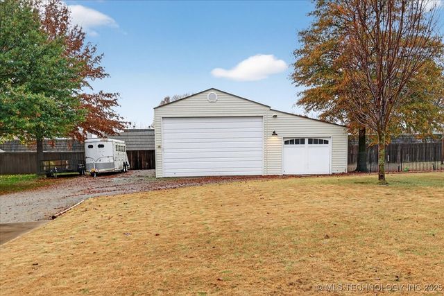 2409 Gary Avenue, Bartlesville, OK 74006