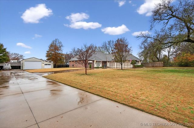2409 Gary Avenue, Bartlesville, OK 74006