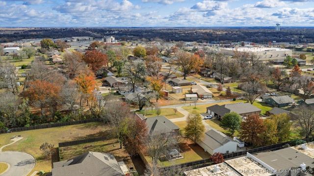 2409 Gary Avenue, Bartlesville, OK 74006