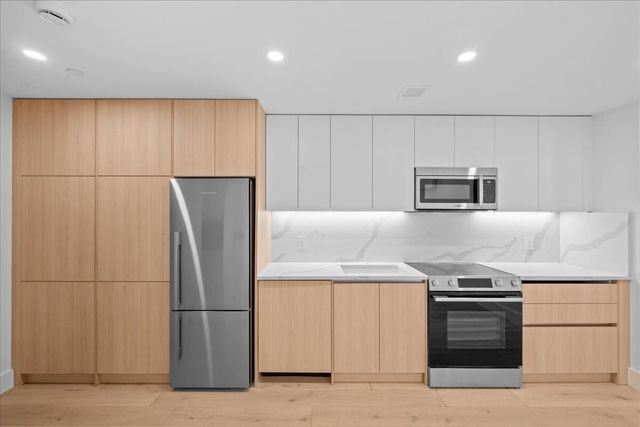 107 SCHAEFER Street GA, New York City, NY 11207