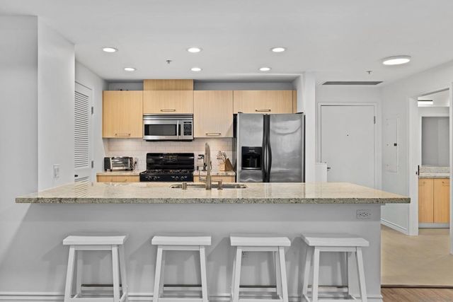 1431 Pacific Highway 519, San Diego, CA 92101
