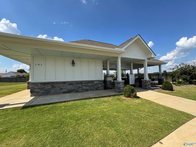 124 Blackburn Trace, Huntsville, AL 35811