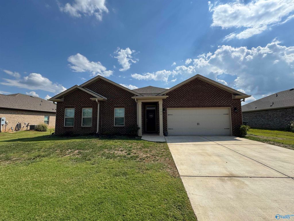 124 Blackburn Trace, Huntsville, AL 35811