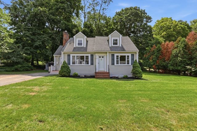 82 Central St., Andover, MA 01810
