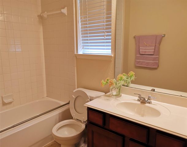 2302 Waterford Park Street, Missouri City, TX 77459