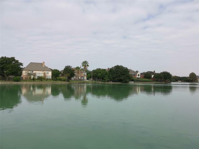 2302 Waterford Park Street, Missouri City, TX 77459