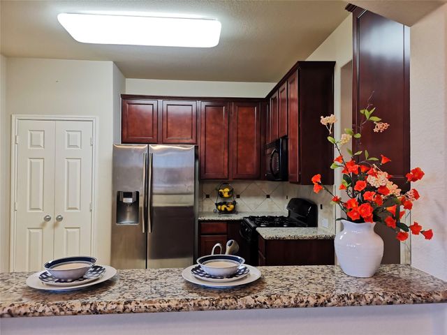 2302 Waterford Park Street, Missouri City, TX 77459