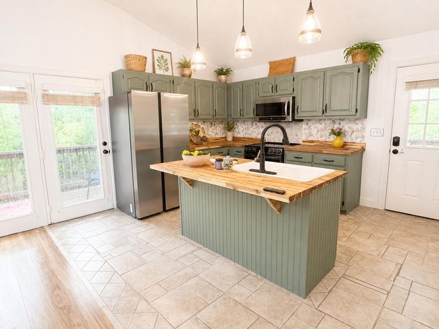 181 Cindy Lane, Ellijay, GA 30540