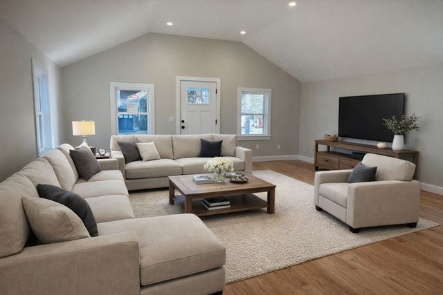 329 Tickle Rd, Westport, MA 02790