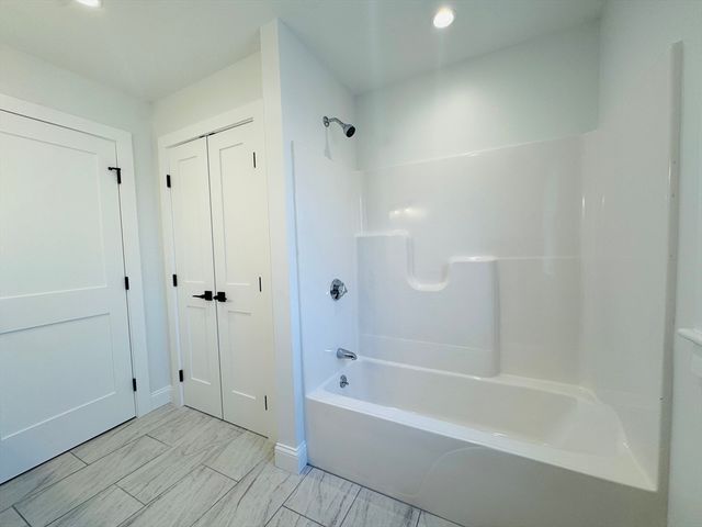 329 Tickle Rd, Westport, MA 02790