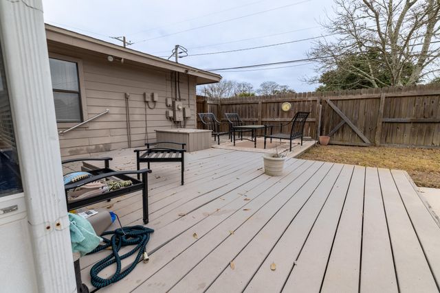 300 NW Victoria Avenue, Fort Walton Beach, FL 32548