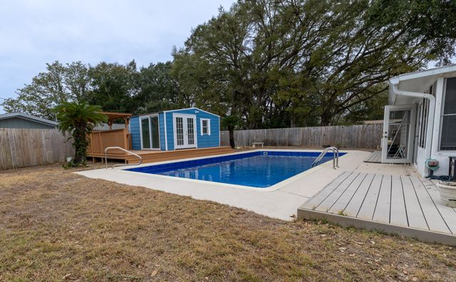 300 NW Victoria Avenue, Fort Walton Beach, FL 32548