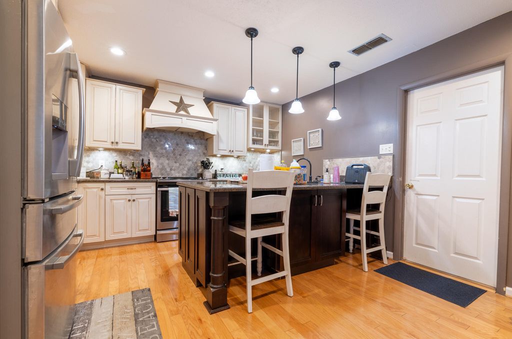 300 NW Victoria Avenue, Fort Walton Beach, FL 32548