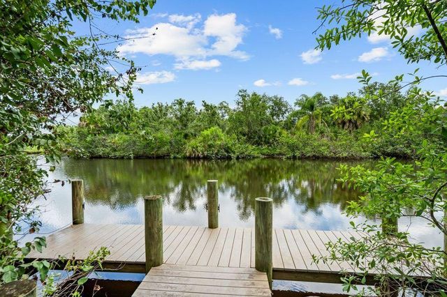 626 SW Glen Crest Way, Stuart, FL 34997