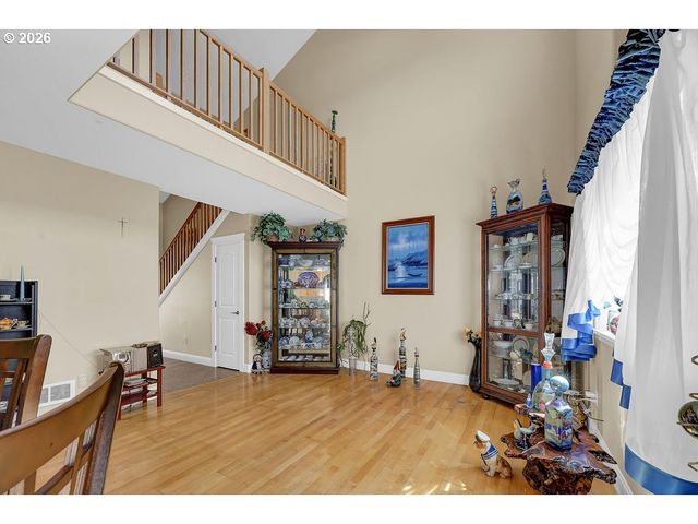 935 HEMLOCK St, Florence, OR 97439