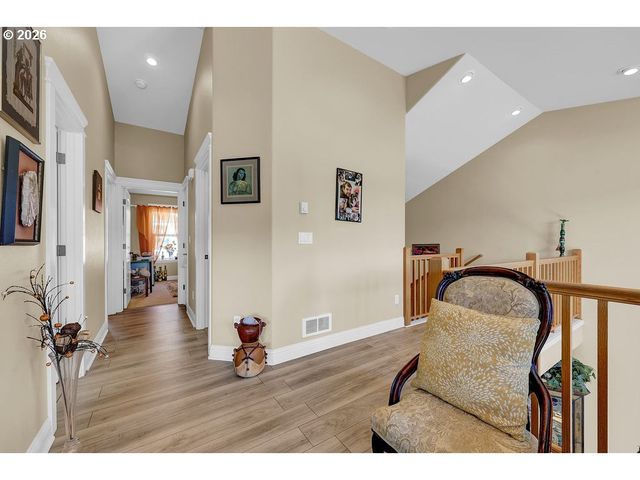 935 HEMLOCK St, Florence, OR 97439