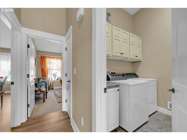 935 HEMLOCK St, Florence, OR 97439