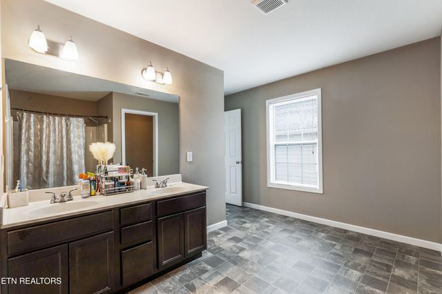 2742 Lucky Leaf Lane, Knoxville, TN 37924