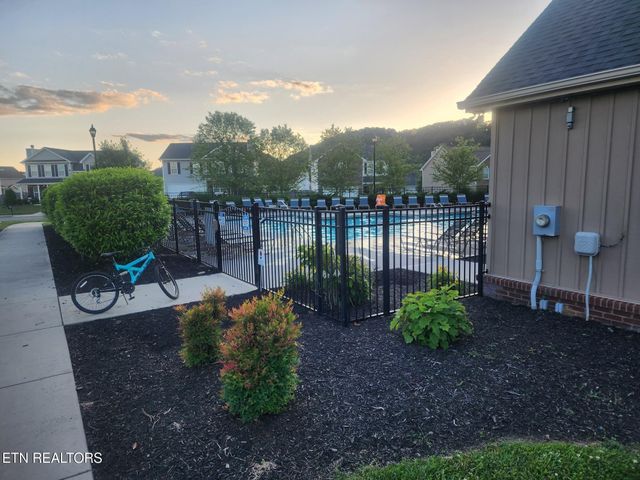 2742 Lucky Leaf Lane, Knoxville, TN 37924