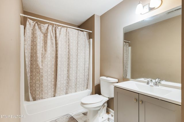 2742 Lucky Leaf Lane, Knoxville, TN 37924